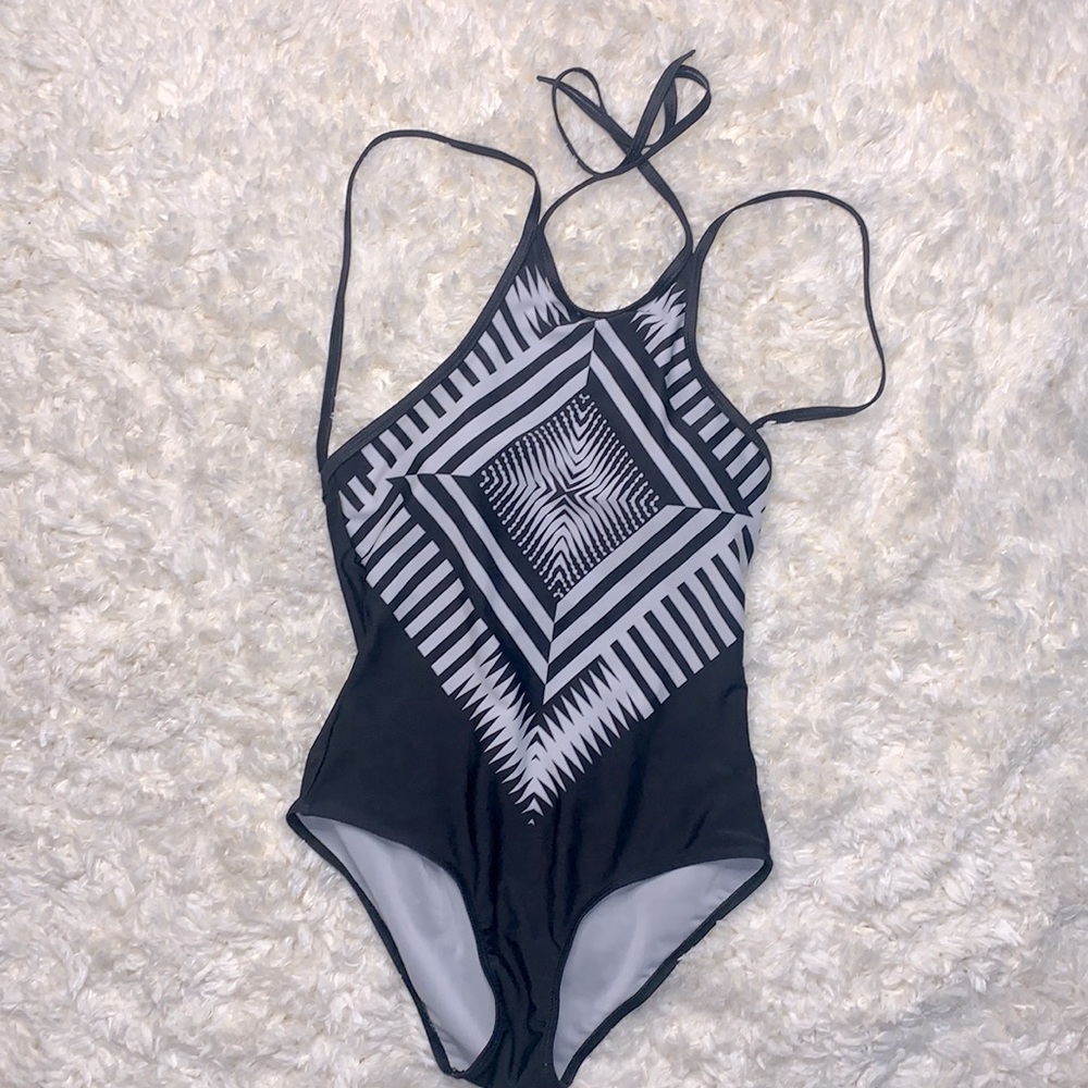 Black and white geometric swimsuit, one piece, size Medium, new without Tags